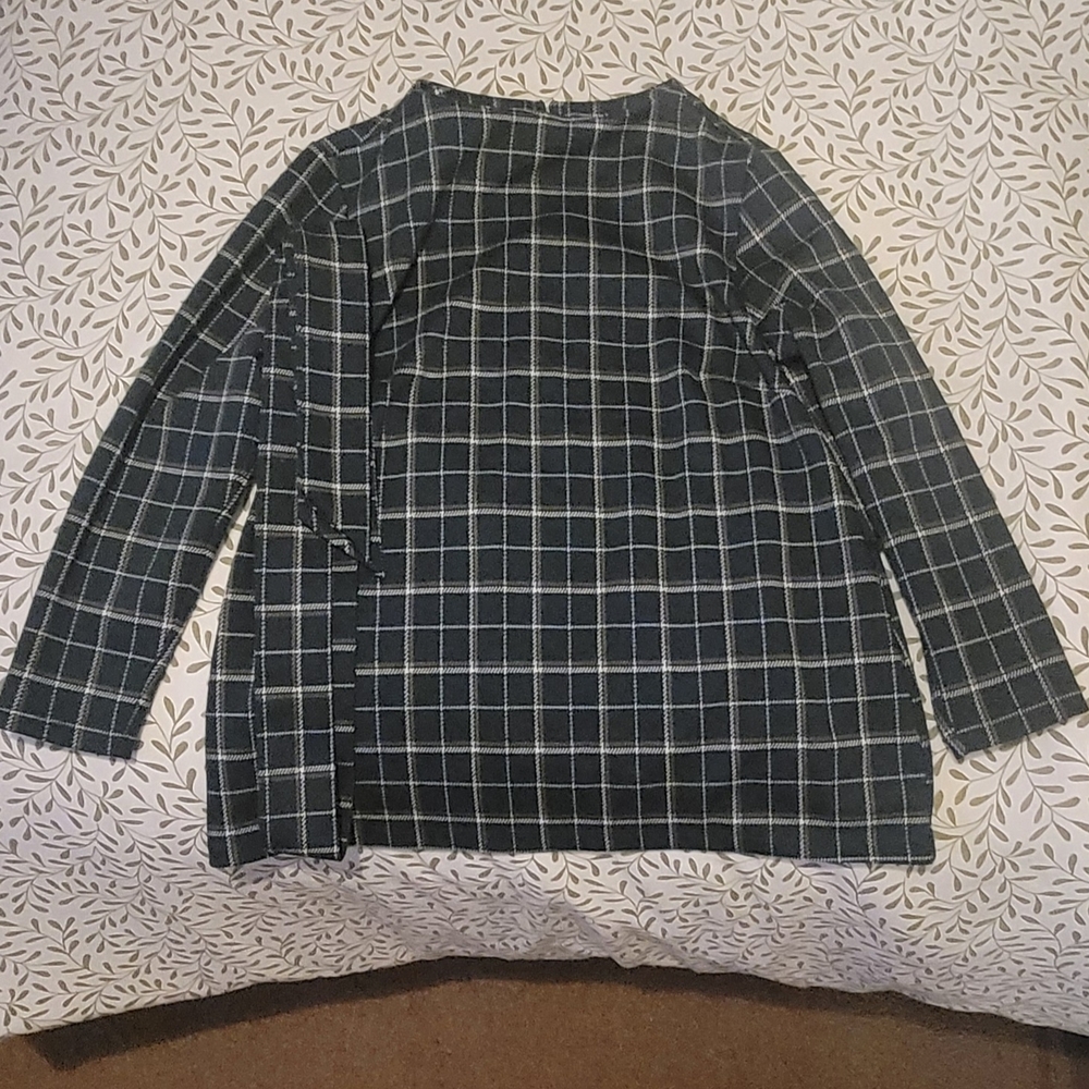 Grwen and White Checkered Top